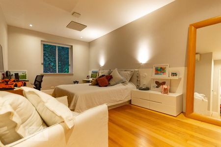 Apartamento à venda com 135m², 2 quartos e 1 vagaSuíte