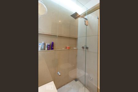 Apartamento à venda com 135m², 2 quartos e 1 vagaChuveiro