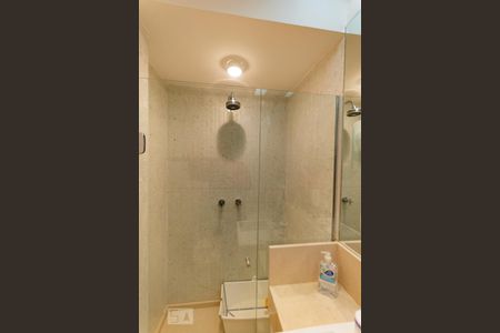 Apartamento à venda com 135m², 2 quartos e 1 vagaChuveiro