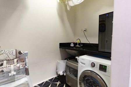 Apartamento à venda com 135m², 2 quartos e 1 vagaÁrea de Serviço