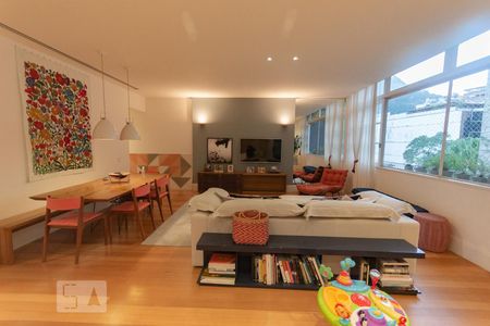 Apartamento à venda com 135m², 2 quartos e 1 vagaSala