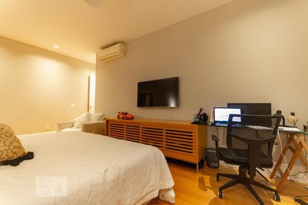 Apartamento à venda com 135m², 2 quartos e 1 vagaSuíte