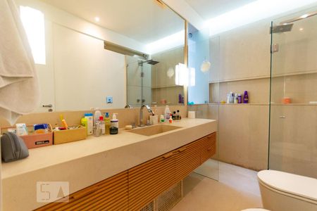 Apartamento à venda com 135m², 2 quartos e 1 vagaBanheiro da Suíte