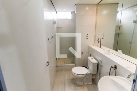 Banheiro de apartamento para alugar com 1 quarto, 50m² em Vila Tramontano, São Paulo