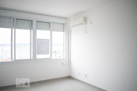 Sala/Quarto de kitnet/studio para alugar com 1 quarto, 27m² em Centro Histórico, Porto Alegre