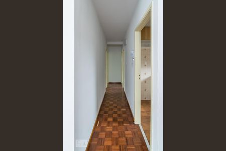 Corredor de apartamento à venda com 3 quartos, 80m² em Irajá, Rio de Janeiro