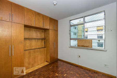 Quarto 1 de apartamento para alugar com 3 quartos, 80m² em Irajá, Rio de Janeiro