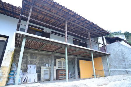 Casa à venda com 220m², 4 quartos e 2 vagasFachada
