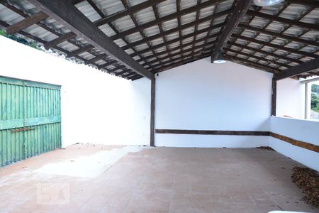 Casa à venda com 220m², 4 quartos e 2 vagasQuintal