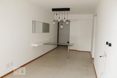 Apartamento para alugar com 84m², 3 quartos e 1 vagaSala