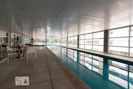 Apartamento à venda com 74m², 2 quartos e 1 vagaPiscina