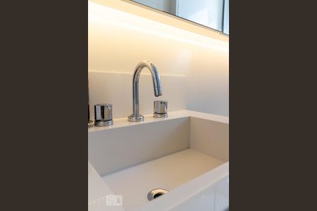 Banheiro - lavatório de apartamento para alugar com 1 quarto, 43m² em Pinheiros, São Paulo