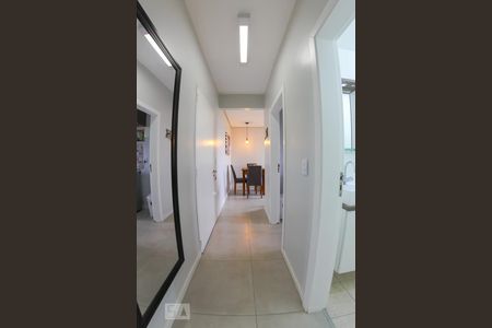 Corredor de apartamento à venda com 1 quarto, 53m² em Jardim Itu Sabará, Porto Alegre