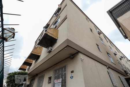 Apartamento para alugar com 74m², 2 quartos e sem vaga Apartamento para alugar com 74m², 2 quartos e sem vagaFachada