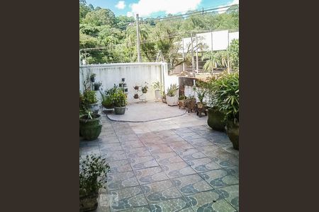 Quintal de casa para alugar com 7 quartos, 380m² em Cascata, Porto Alegre