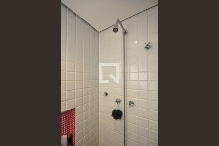 Apartamento à venda com 164m², 3 quartos e 3 vagasChuveiro do Banheiro da Suíte 2