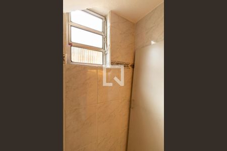 Lavabo  de casa para alugar com 4 quartos, 185m² em Vila Nhocune, São Paulo