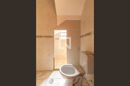 Lavabo  de casa à venda com 4 quartos, 185m² em Vila Nhocune, São Paulo