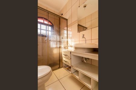 Casa à venda com 185m², 4 quartos e 2 vagasBanheiro 