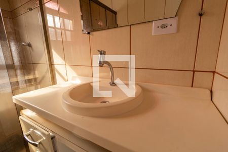 Casa à venda com 185m², 4 quartos e 2 vagasBanheiro 