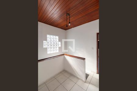 Casa à venda com 185m², 4 quartos e 2 vagasCorredor 