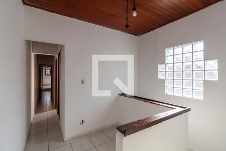 Casa à venda com 185m², 4 quartos e 2 vagasCorredor 