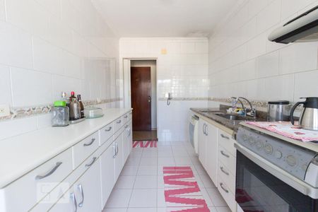 Cozinha de apartamento para alugar com 2 quartos, 65m² em Vila Albertina, São Paulo