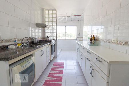 Cozinha de apartamento para alugar com 2 quartos, 65m² em Vila Albertina, São Paulo