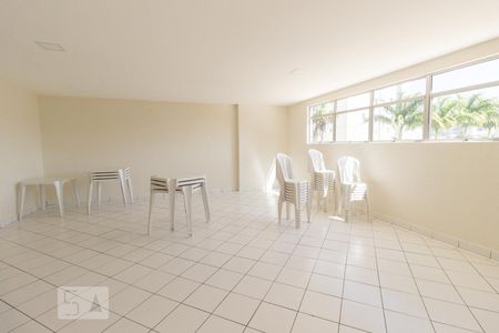 Apartamento para alugar com 65m², 2 quartos e 1 vagaÁrea comum - Salão de festas