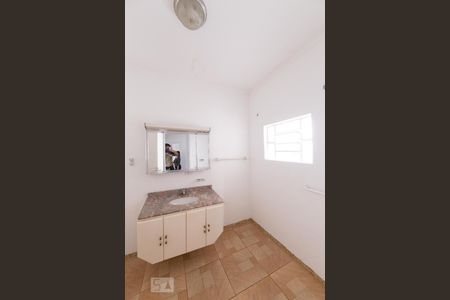 Banheiro Social de casa à venda com 3 quartos, 300m² em Vila Zelina, São Paulo