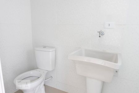 Banheiro/Área de Serviço de apartamento para alugar com 1 quarto, 34m² em Bairro Alto, Curitiba