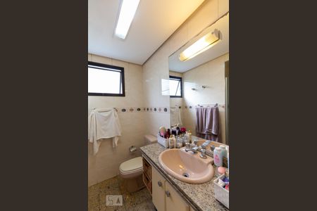 Apartamento à venda com 176m², 3 quartos e sem vagaBanheiro da suíte 3