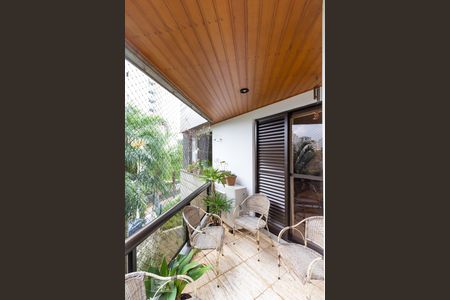 Apartamento à venda com 176m², 3 quartos e sem vagaVaranda da sala