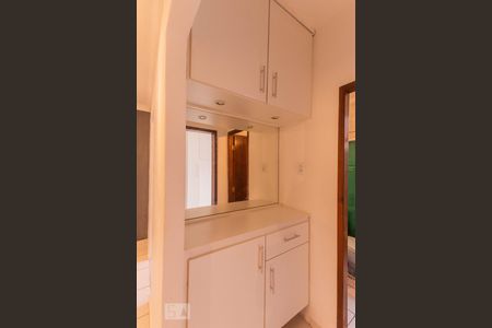 Corredor - Armários de apartamento para alugar com 2 quartos, 42m² em São João Batista (venda Nova), Belo Horizonte