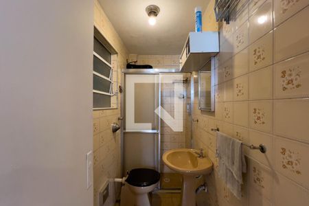 Banheiro de kitnet/studio para alugar com 1 quarto, 35m² em Sé, São Paulo