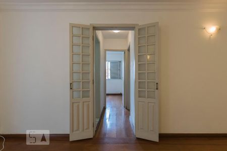 Corredor de apartamento para alugar com 2 quartos, 60m² em Vila Mariana, São Paulo