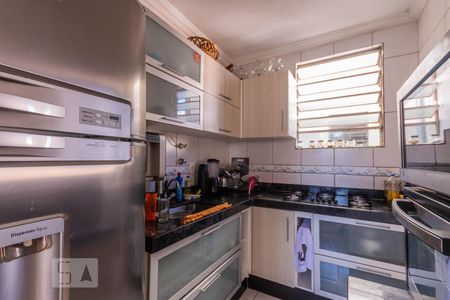 Cozinha de apartamento para alugar com 3 quartos, 76m² em Piratininga (venda Nova), Belo Horizonte