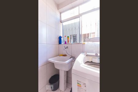 Área de Serviço de apartamento para alugar com 3 quartos, 76m² em Piratininga (venda Nova), Belo Horizonte