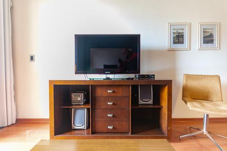 Sala de TV de apartamento para alugar com 1 quarto, 52m² em Ipanema, Rio de Janeiro