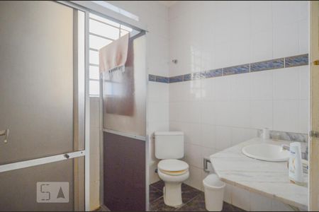 Casa à venda com 120m², 5 quartos e sem vaga Casa à venda com 120m², 5 quartos e sem vagaBanheiro