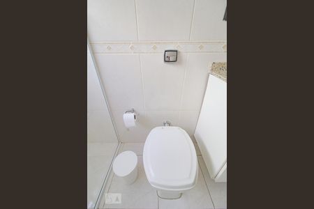 Banheiro de apartamento para alugar com 3 quartos, 130m² em Água Verde, Curitiba