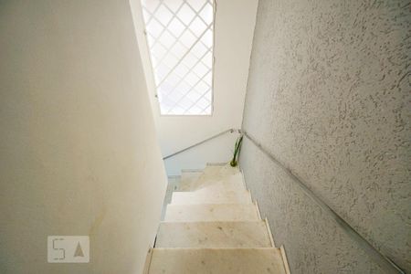 Escada de casa à venda com 4 quartos, 150m² em Jardim Vila Formosa, São Paulo