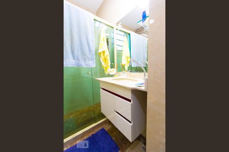 Casa de condomínio à venda com 120m², 2 quartos e 3 vagas Casa de condomínio à venda com 120m², 2 quartos e 3 vagasBanheiro Social