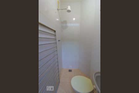 Casa de condomínio à venda com 120m², 2 quartos e 3 vagas Casa de condomínio à venda com 120m², 2 quartos e 3 vagasBanheiro de Serviço