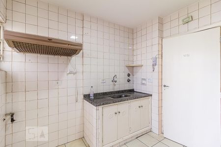 Cozinha de apartamento para alugar com 2 quartos, 74m² em Vila Nova Conceição, São Paulo