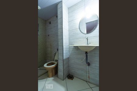 Banheiro de casa de condomínio para alugar com 1 quarto, 59m² em Pilares, Rio de Janeiro