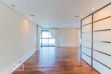 Apartamento à venda com 243m², 3 quartos e 4 vagas Apartamento à venda com 243m², 3 quartos e 4 vagasSala