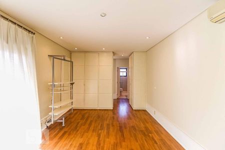 Apartamento à venda com 243m², 3 quartos e 4 vagas Apartamento à venda com 243m², 3 quartos e 4 vagasSuíte