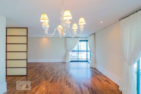 Apartamento à venda com 243m², 3 quartos e 4 vagas Apartamento à venda com 243m², 3 quartos e 4 vagasSala