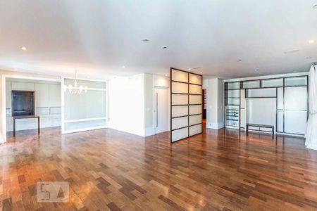 Apartamento à venda com 243m², 3 quartos e 4 vagas Apartamento à venda com 243m², 3 quartos e 4 vagasSala